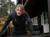 Der Wolf – Varg Veum (Trond Espen Seim) ist seinen Kollegen von der Polizei meist einen Schritt voraus.