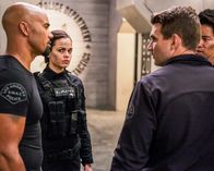 S.W.A.T. – (v.li.): Shemar Moore (Daniel ‚Hondo‘ Harrelson), Lina Esco (Christina Alonso), Alex Russell (Jim Street), David Lim (Victor Tan).