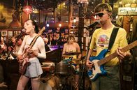 Inas Nacht – Das Indie-Pop-Trio Blond aus Chemnitz.