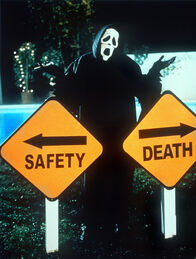 Scary Movie – Scary Movie (1999)