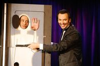 Monk – (v.li.) Tony Shalhoub (Adrian Monk), Steve Valentine (Karl Torini).