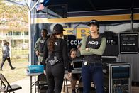 Navy CIS: New Orleans – FBI Special Agent Tammy Gregorio (Vanessa Ferlito, l.); Special Agent Hannah Khoury (Necar Zadegan, r.)