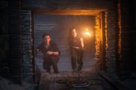 Uncharted – l-r: Nathan Drake (Tom Holland), Chloe Frazer (Sophia Ali)