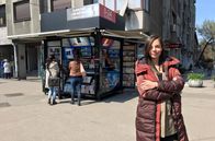 Re: – Die Journalistin Vesna Radojevic der Online-Plattform KRIK kämpft gegen Fake News und Manipulation durch regierungsnahe Massenmedien in Serbien.