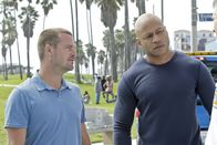Navy CIS: L.A. – Ein neuer Fall beschäftigt Callen (Chris O'Donnell, l.) und Sam (LL Cool J, r.) ...