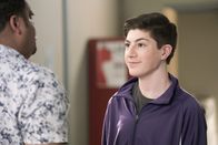 Speechless – Kenneth (Cedric Yarbrough, l.); Ray DiMeo (Mason Cook, r.)