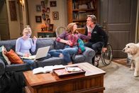 Mom – (v.l.n.r.) Christy (Anna Faris); Bonnie (Allison Janney); Adam (William Fichtner)
