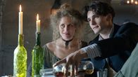 Grand Hotel – Rechts: Julio Olmedo (Yon González)