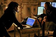 MacGyver – Tristin Mays (Riley Davis, li.), Ronnie Gene Blevins (Cyclone).