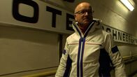 SMS - Schwanke meets Science – Moderator Karsten Schwanke im Tunnel der Endstation der Zahnradbahn auf die Zugspitze im Schneefernerhaus.