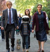 Wunder – (v.l.n.r.) Nate (Owen Wilson); Auggie (Jacob Tremblay); Via (Izabela Vidovic); Isabel (Julia Roberts)
