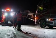 Ice Road Rescue - Extremrettung in Norwegen – Norwegian roads have recently opened up for bigger and heavier trucks and in Overhalla. One of these mega-trucks slides off the road. Just in time for a newly recovered Jo Roger, alongside his son Ole Henrik, take on this historic rescue. (National Geographic)