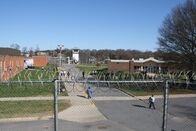 Lockdown - Hinter Gittern – JESSUP, MARYLAND: New arrivals will live alongside every type of felon. Minimum and maximum security inmates are all mixed together and the inmates are spread out across four main housing units. Some stay for a few months and other inmates for life. (Photo credit