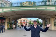 Was kostet... – Wien ist ein wahrer Klassiker unter den Städtereisen. Kein Wunder, denn die österreichische Hauptstadt gilt als richtig lebenswerte Stadt. Und sie hat viel zu bieten – besonders in Puncto Kultur und Kulinarik. Ein Must See der Stadt ist der Wiener Prater.