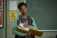 Community – Abed (Danny Pudi) überredet den Rest der Gruppe, an einem Kurs über Nicolas Cage teilzunehmen ...