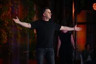 Der ZDF Comedy Sommer – Gastgeber Özcan Cosar feiert den "ZDF Comedy Sommer".
