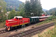 Mit dem Zug ... – Zwischen Tanvald und Harrachov verkehren zu besonderen Anlässen Sonderzüge mit Zahnradloks aus den 1960er Jahren.