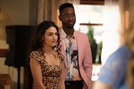 The Flash – Allegra Garcia (Kayla Compton, l.); Chester P. Runk (Brandon McKnight, r.)