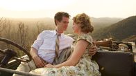 Solange ich atme – Robin Cavendish (Andrew Garfield) verliebt sich in die schöne Diane (Claire Foy).