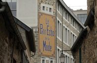 Stadt Land Kunst – Modisch hatte die bretonische Ortschaft Châtelaudren in der zweiten Hälfte des 19. Jahrhunderts die Nase vorn: Dort erschien eine Modezeitschrift, die in ganz Frankreich gelesen wurde.