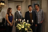How I Met Your Mother – v.l.) und Lily (Alyson Hannigan, l.), mit dorthin zu gehen ...