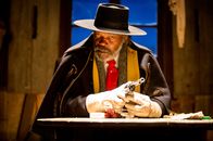 The Hateful Eight – Major Marquis Warren (Samuel L. Jackson) ist nicht zu Scherzen aufgelegt.