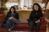 Charmed – Mel Vera (Melonie Diaz, l.); Maggie Vera (Sarah Jeffery, r.)
