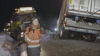 Ice Road Rescue - Extremrettung in Norwegen – Ole Henrik working in field. (National Geographic)