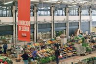 Im Bauch von ... – Auf dem Mercado da Ribeira in Lissabon werden die frischesten Lebensmittel und einige der aufregendsten kulinarischen Genüsse aus der Region angeboten.