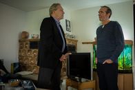 SOKO München – Arthur Bauer (Gerd Silberbauer, l.) befragt Bernd Koschik (Jochen Nickel, r.).