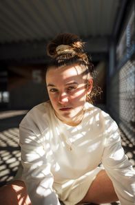 Generation F – Lena Büchner ist Deutsche Meisterin im Boxen. Die 24-Jährige steht vor einer entscheidenden Herausforderung. Aber Lena ist eben kein Pitbull - sie möchte nicht mit Hass in den Ring steigen.
