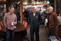 Last Man Standing – v.l.n.r.) Mike Baxter (Tim Allen); Joe (Jay Leno); Ed Alzate (Hector Elizondo)