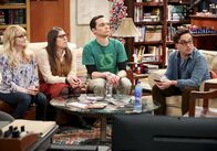 The Big Bang Theory – (v.li.) Melissa Rauch (Bernadette Rostenkowski-Wolowitz), Mayim Bialik (Amy Farrah Fowler), Jim Parsons (Sheldon Cooper), Johnny Galecki (Leonard Hofstadter).