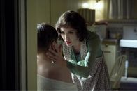 Der fremde Sohn – Christine (Angelina Jolie, r.) ist sich sicher: Das ist nicht ihr Sohn Walter (Devon Conti, l.) ...