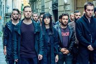 Gomorrha - Die Serie – Enzo (Arturo Muselli, 2.v.li.) und seine Gang (v.li.: Gina Amarante, Roberto Oliveri, Loris De Luna).