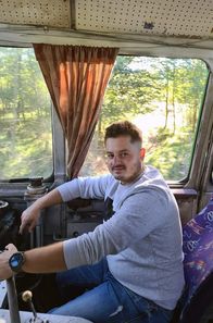Auf alten Gleisen – Emanuel Rundo ist der jüngste Zugfahrer der Aninabahn. Schon sein Großvater arbeitete für die rumänische Bahngesellschaft CFR.