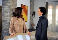 Rote Rosen – ARD ROTE ROSEN FOLGE 1511 Uhr im ERSTEN. Lorenzo (Cuco Wallraff, r.) ist fassungslos, als Benita (Barbara Ricci, l.) ihm den Laufpass gibt.
