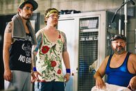 Blockbustaz – Sol (Eko Fresh, l.), Kumpel Hardy (Sascha Reimann, M.) und Herr Bulut (Aykut Kayacik, r.).