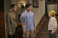 Two and a Half Men – (v.l.n.r.) Alan Harper (Jon Cryer); Charlie Harper (Charlie Sheen); Jake Harper (Angus T. Jones)