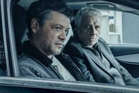 Tatort – Dieter Scholz (Carlo Ljubek, li.) wird von Kriminalhauptkommissar Franz Leitmayr (Udo Wachtveitl) ins Gewissen geredet, da Leitmayr den Ex-Inssassen auf dem Kieker hat.