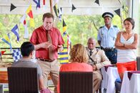 Death in Paradise – Danny RAHIM (Finn Anderson), Ardal O’HANLON (Inspecteur Jack Mooney), Pippa HAYWOOD (Charlotte Hamilton), Don WARRINGTON (Selwyn Patterson), Tobi BAKARE (Agent JP Hooper), Joséphine JOBERT (Sergent Florence Cassell)