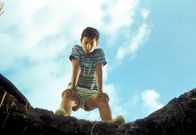 Ich habe keine Angst – Der neunjährige Michele (Guiseppe Christiano) macht eine grausige Entdeckung.