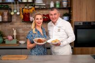 Silvia kocht – Silvia Schneider, Toni Mörwald („Reisfleisch von der Wildsauschulter“ und „Egli-Filet in Veltlinerteig mit Rahm-Gurkensalat & Wasabimayo“).