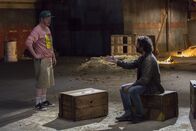 No Activity – Angus (Jesse Plemons, l.); Marco (Jason Mantzoukas, r.)