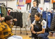 Shameless – (v.li.): Errol W. Foley Jr. (Saquon), Ethan Cutkosky (Carl Gallagher), Toks Olagundoye (Leesie Janes).