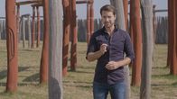 Terra X: Deutschland in ... – Mirko Drotschmann zeigt das Ringheiligtum in Pömmelte, der ein Ort für rituelle Kulte und Feste war.