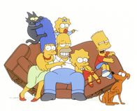 Die Simpsons – (12. Staffel) - Die chaotische Familie Simpson (v.l.n.r.): Marge, Homer, Lisa, Bart, Maggie (oben).