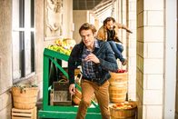 MacGyver – Angus MacGyver (Lucas Till, l.); Russ Taylor (Henry Ian Cusick, r.)