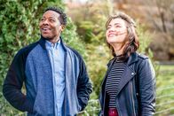 God Friended Me – Brandon Micheal Hall (Miles Finer), Violett Beane (Cara).