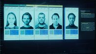 The Fortress – Das Militär checkt die Personalien (v. li. n. re.) von Uma Scholl (Nina Yndis), Leo Winter (Dominic Allburn), Charlie Oldman (Russell Tovey), Lars Irgens (Bjarte Hjelmeland) und Esther Winter (Selome Emnetu).
